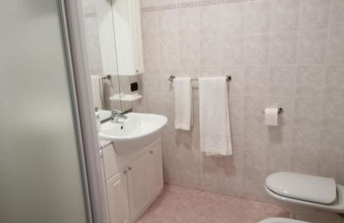 Between mountains and lake - Foto 47