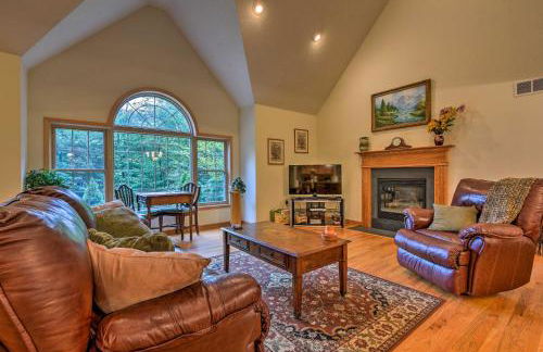 Pocono Mountain Home with 3 Community Lakes! - Foto 1