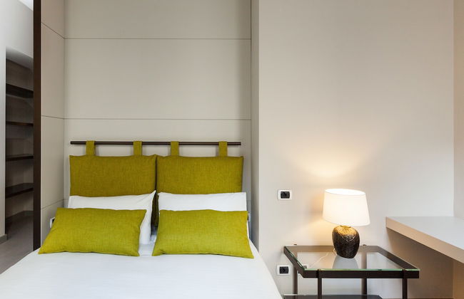 easyhomes - Duomo Suites & Apartments - Photo 4