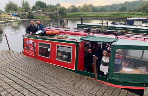 Spacious 5 Bedroom House Sleeps 9 with Parking - Foto 6