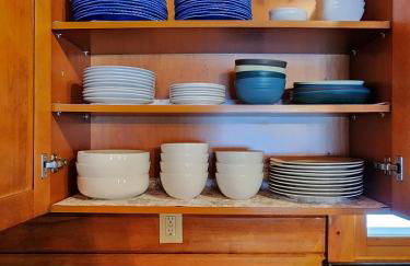 Stylish Forest Lodge with Large Hot Tub, Firepit and Fireplace minutes to Gore Mountain - Foto 68