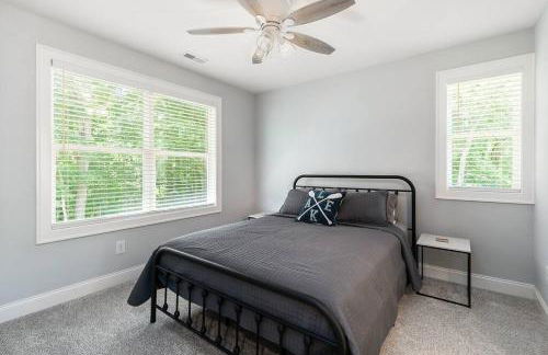 New Home, Dock, Home Theatre Projector, Hot Tub, Fire Pit, Kayaks - Foto 35