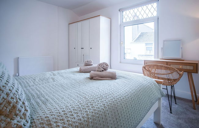 Castle Square - 2 Bedroom - Mumbles - Photo 14