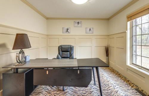 Luxe Long Lake Estate! Courts, Pool and Game Room - Foto 22