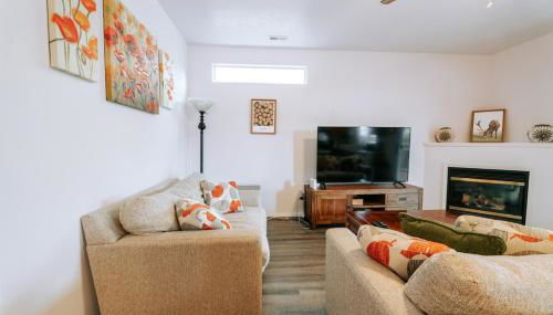 Modern Three Bedrooms Entire House Nike - Photo 2