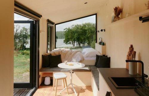 Raus Tiny House am See mit Sauna und Whirlpool - Foto 1