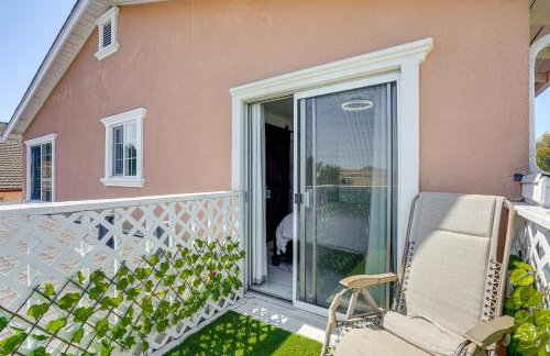 Bay and Hill Views Modern Hercules Home - Foto 17