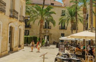 Refined and practical studio in historic center of Alicante - Photo 37