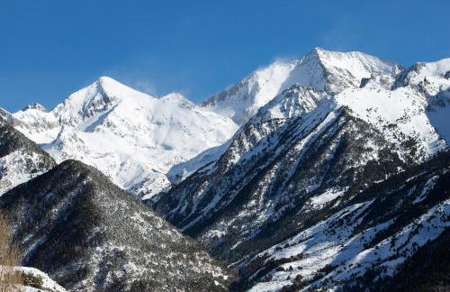 Ventanal de Saras Petfriendly Garaje Trastero y Chimenea - Arafita Apartamentos - Photo 14