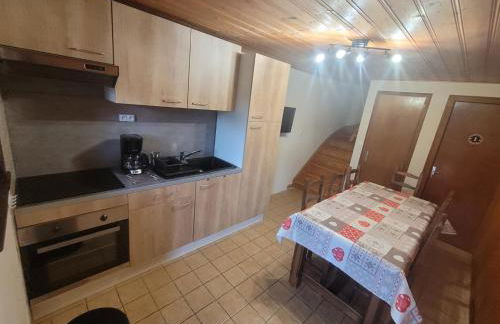 Chalet familial authentique et spacieux 2 chambres 4 à 6 personnes avec parking proche des remontées - Foto 2