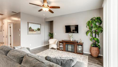 Ski, Hike and Explore Bellemont Home with Fenced Yard - Foto 1