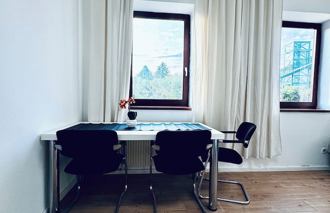 Cozy 3BR Apt with Garden Sleeps 10 - Foto 8