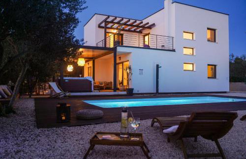 Villa Suncica with Heated Pool, Jacuzzi and Bikes near Zadar - Foto 2