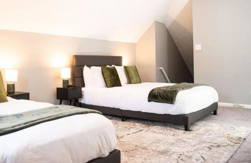 Spacious Vaulted 4BR Family Home Near Mall of GA Sleeps 12 - Foto 39