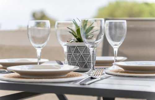 Penthouse - Sea Views & 5min to Beach - Fast WiFi - AC - Foto 27