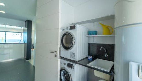 Villa Skylark - by LovelyStay - Photo 5
