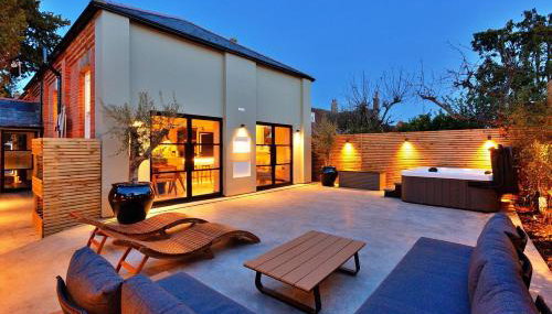 Finest Retreats - Wesleyan House - Foto 1, Garden, sunbed, Garden view