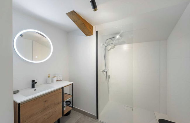 4 Bedroom Duplex With Large Balcony and Parking - Foto 9