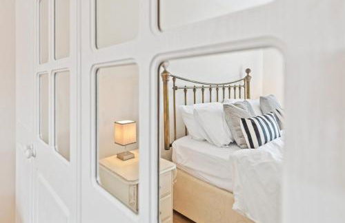 Polmont Haven: Spacious 4- Bedroom Retreat - Foto 8