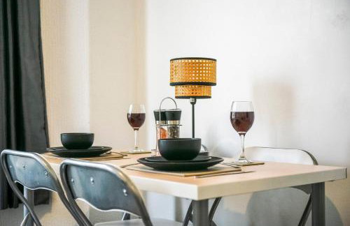 Cosy Wirral home near Liverpool with Free Parking! - Photo 8