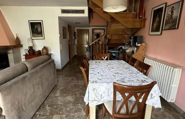 Amplio y Comodo Chalet en Zaragoza con pistas de tenis - Foto 8