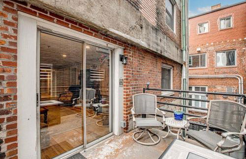 The Frequent Flyer - Photo 13