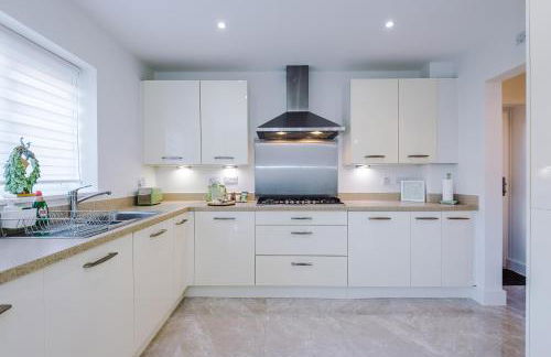 Hasting's House by YourStays - 3 Bedroom House in Stoke-on-Trent - Foto 3