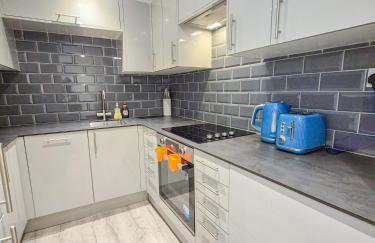 Promo Rate - Comfy Islington Studio Flat near Upper Street, Highbury & Angel Station with FREE WiFi by NourNest Apartments - Foto 14