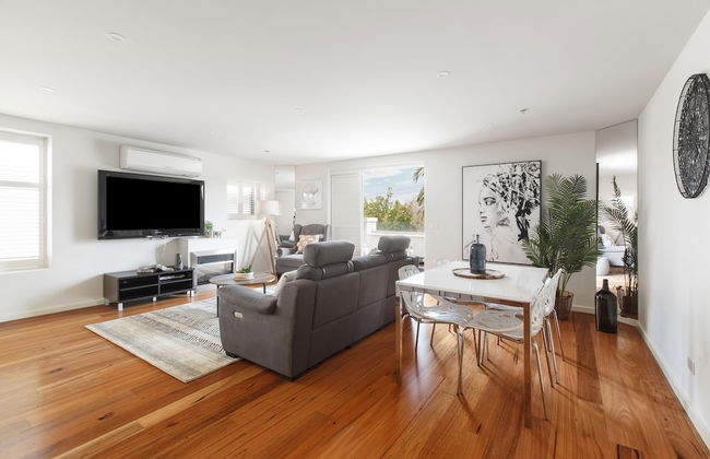 The Jetty Beach Apartment by Ready Set Host - Foto 19