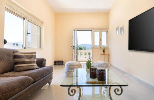 Queen Electra with pool and tennis court - Photo 2