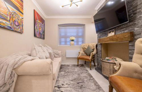 The Secret Garden, Donaghadee - The Hideaway - Stylish 5-Beds, and Lavish 3-Bedrooms - Guests 7 - Super Fast Speed Wi-FI - Foto 4