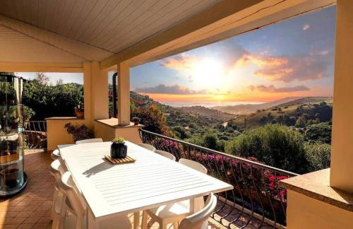 Villa with Terrace overlooking the Sea - Foto 1