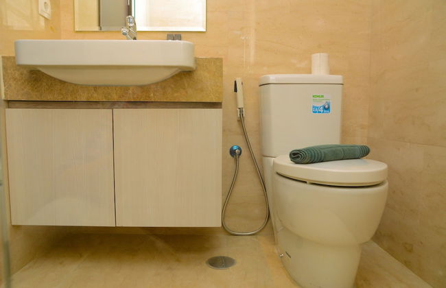 Tranquil Studio Apartment at Menteng Park - Photo 11