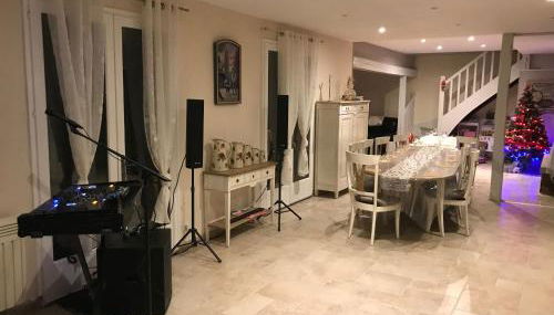 Grande Maison au Bord d'un Lac avec Spa, Jardin Clôturé et Proche du ZooParc de Beauval - FR-1-591-336 - Foto 2