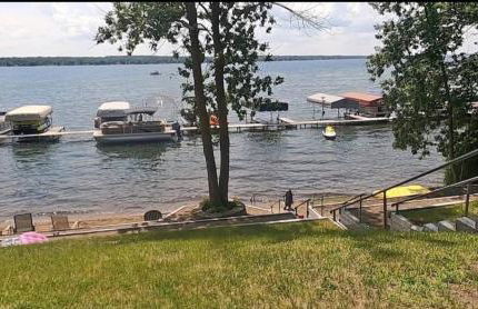 Lake Access and Easy Living at West Battle Lake - Foto 9