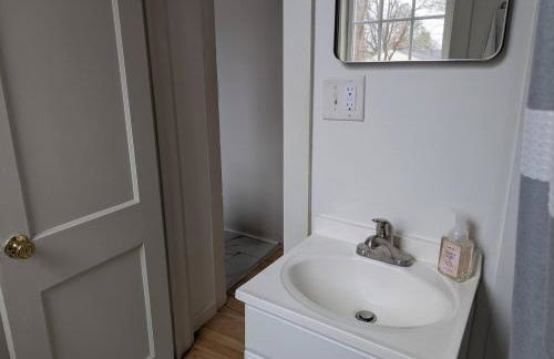 NEW! 2Br1Ba Convenient to 9th St, NCSSM - Foto 24