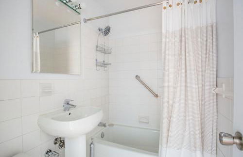 UES 1br w elevator doorman nr Central Park NYC-1186 - Foto 12