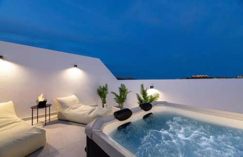 Onar Luxury Suites - Jacuzzi Terrace - Foto 1
