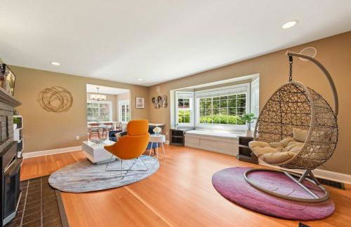 Private park in a cozy home next to I-90 huge yard - Foto 19