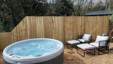 Berwyn Lodge with private hot tub - Foto 2