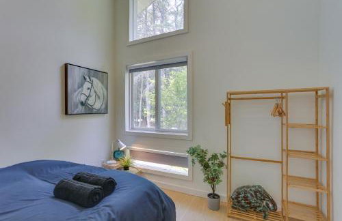 Charming Swan Lake Apartment with Deck! - Foto 18