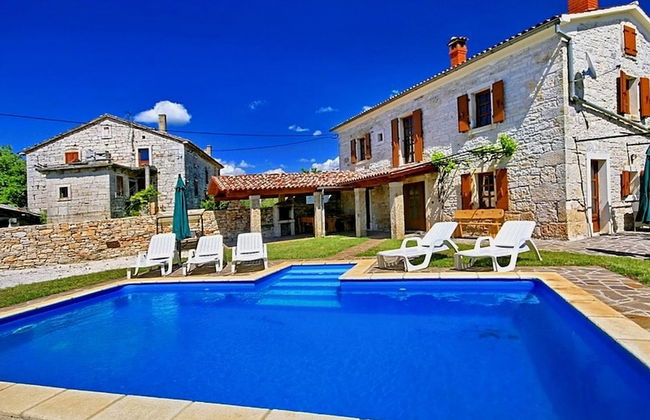Authentic Villa in Tinjan With Private Pool - Foto 18