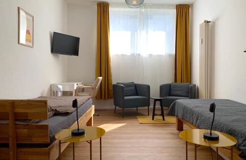 Alles komplett - 2 Schlafzimmer, große Küche, Bad - Photo 1