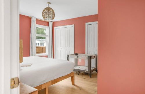 Walk to the Beach & Town | Stylish Beach Home - Foto 32