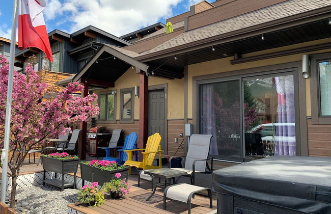 P1 - Private Hot Tub - 3 Bedroom Home - Mountain View - Photo 28