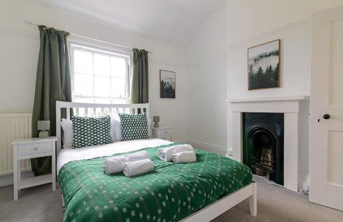 8 Bedroom House in Barwell Sleeps 15 with Parking - Foto 9