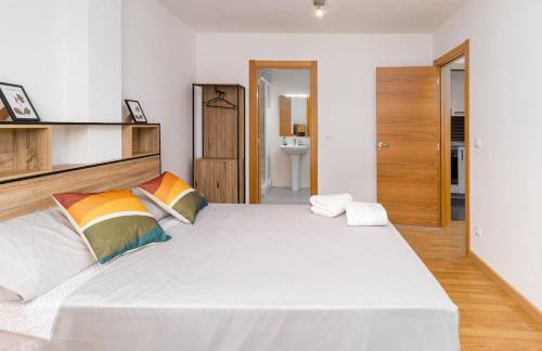 Piso diseño con piscina y garaje - Foto 3