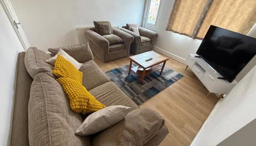 Leeds Serviced Accommodation - Apartments - 3 Bed House-Close To Centre -M621 & M1 - Contractors - Business Travellers - Families - Foto 4