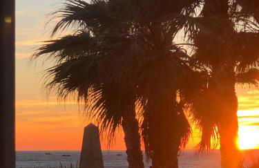 Apartasuites Royal Zahara, Máximo confort con vistas al mar - Photo 2