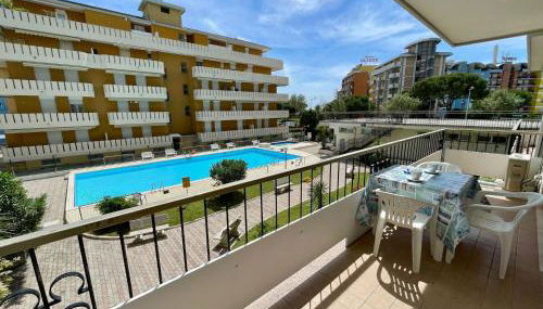 Bright Apartment by the Beach - Photo 2